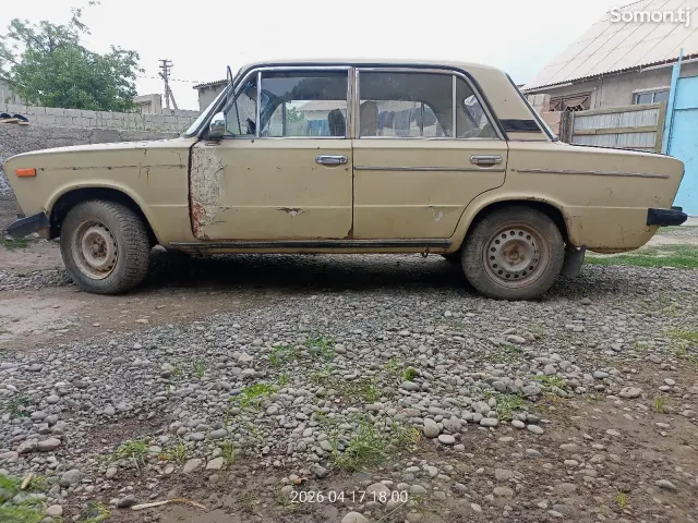 Lada (ВАЗ) 2103 1990 · MT