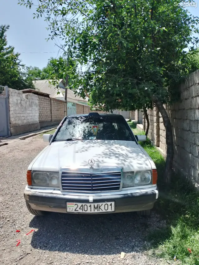Mercedes-Benz W201 1991 · 1.8 MT