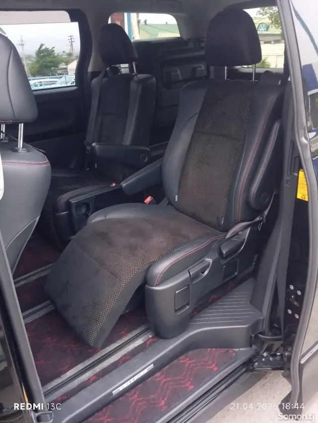 Toyota Vellfire 2014 · 2.4 AT
