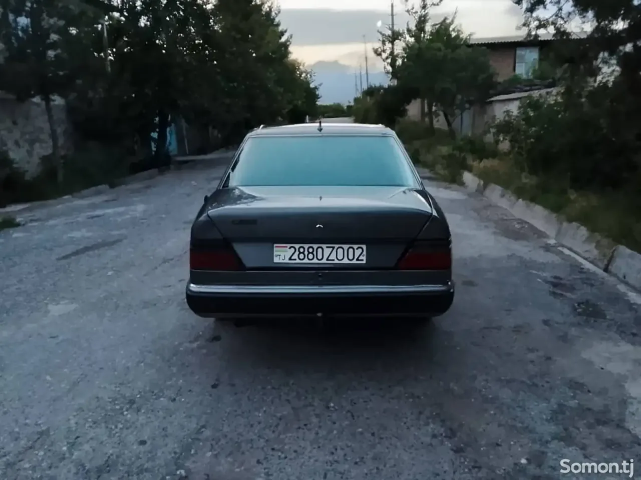 Mercedes-Benz W124 1992 · 2.0 MT