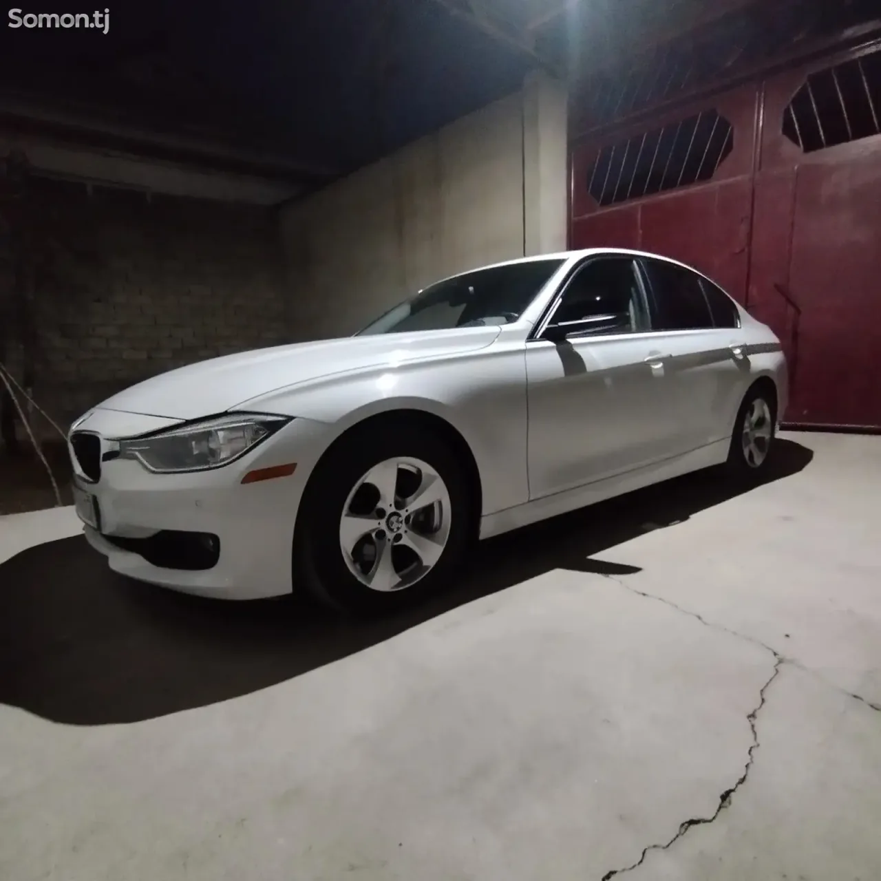 BMW 3 series 2016 · 2.0 AT