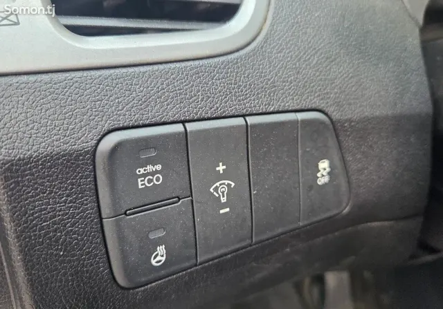 Hyundai Avante 2015 · 1.6 AT