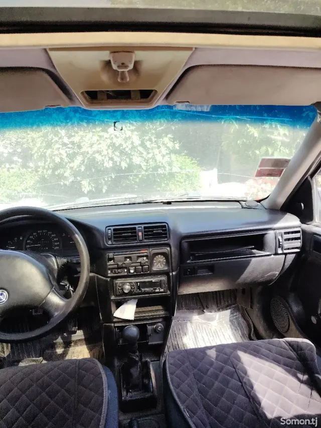 Opel Vectra A 1990 · 1.8 MT