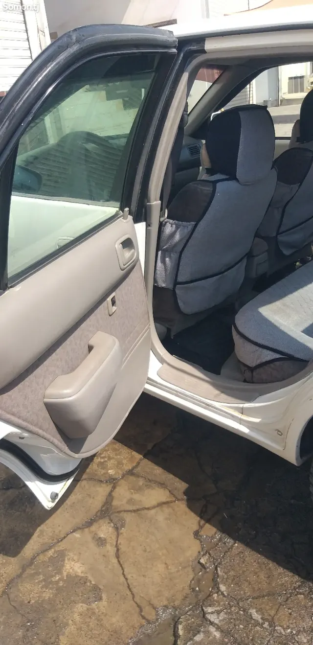 Toyota Corolla 1997 · 0.6 AT