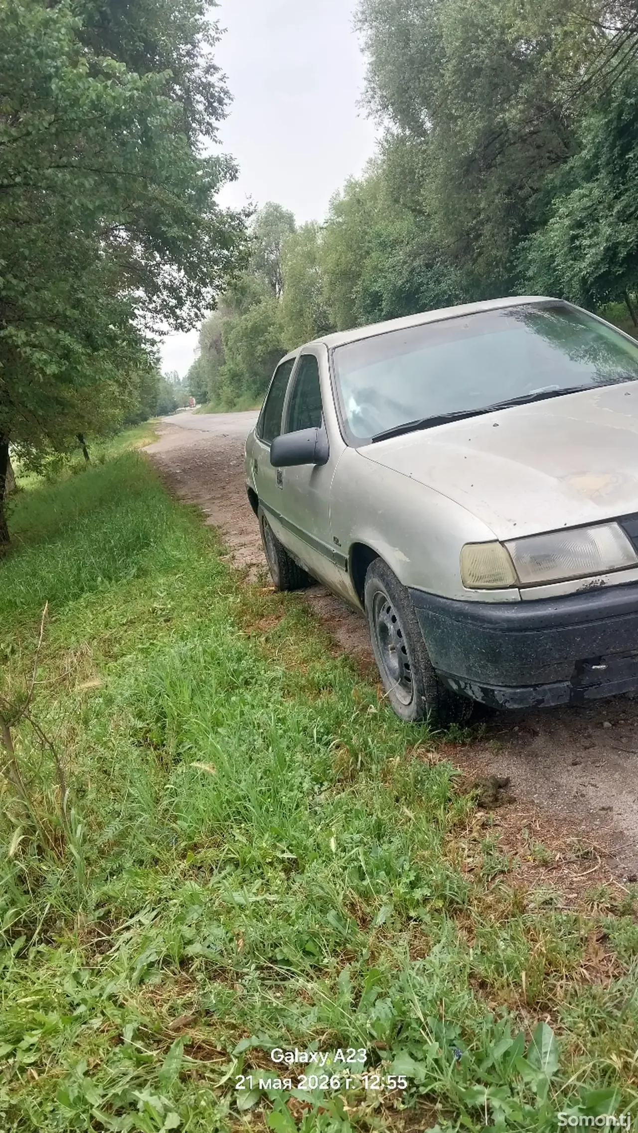 Opel Vectra A 1991 · 1.8 MT