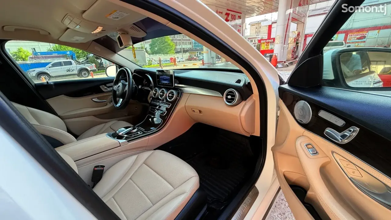 Mercedes-Benz C class 2015 · 2.0 AT