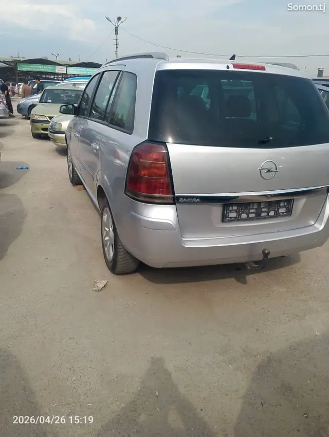 Opel Zafira 2007 · 1.9 MT