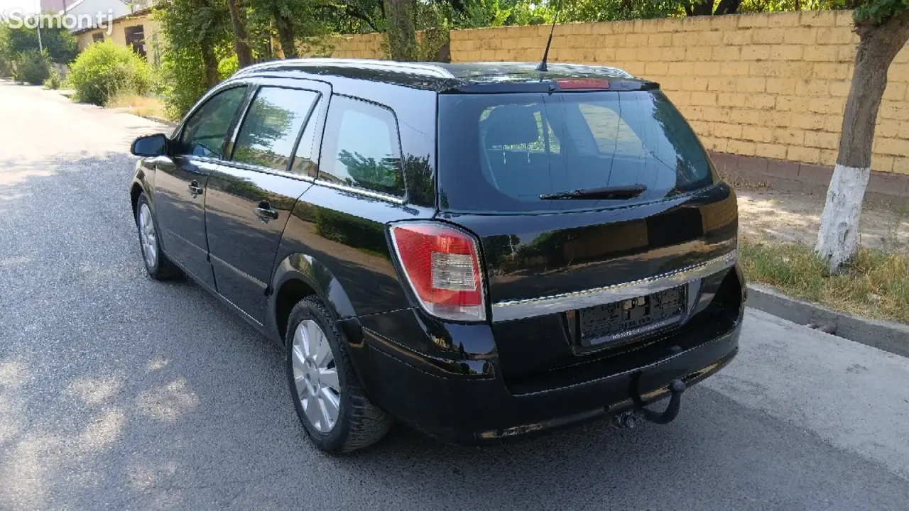 Opel Astra H 2008 · 1.9 MT