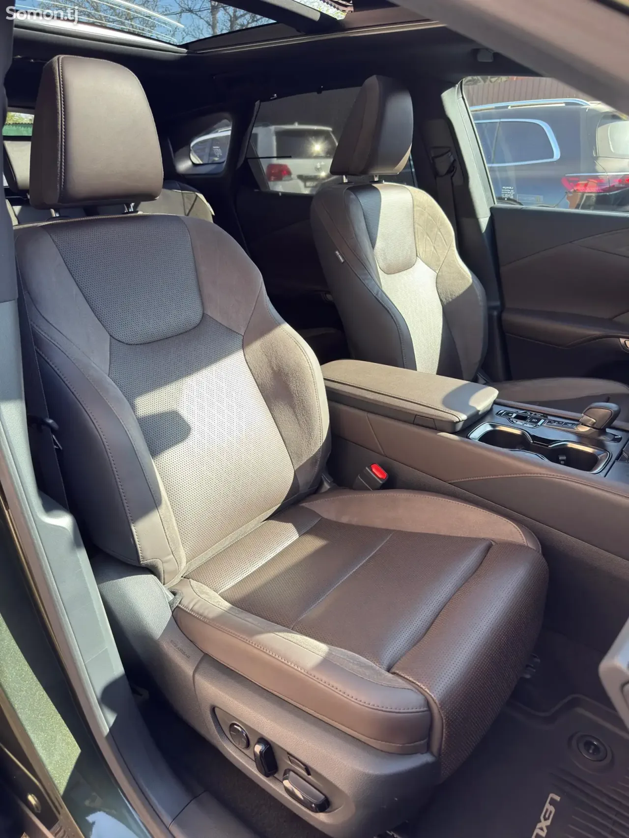 Lexus RX series 2024 · 4.5 AT