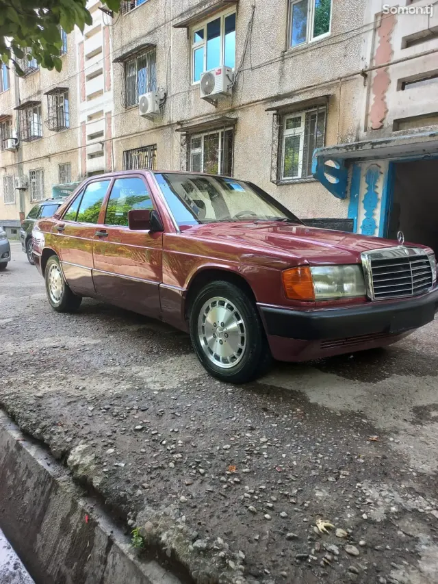 Mercedes-Benz W201 1992 · 1.8 MT