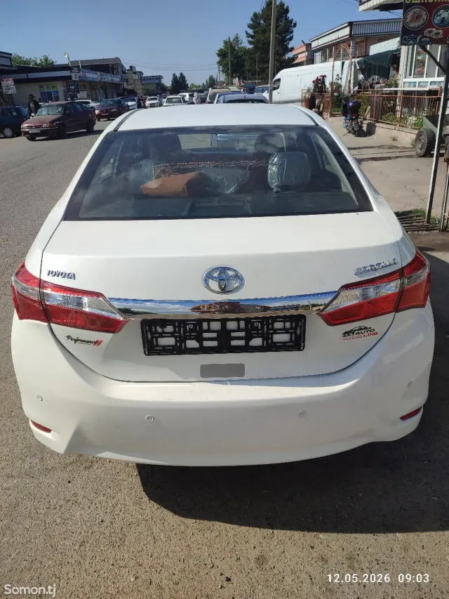 Toyota Corolla 2014 · 1.8 AT