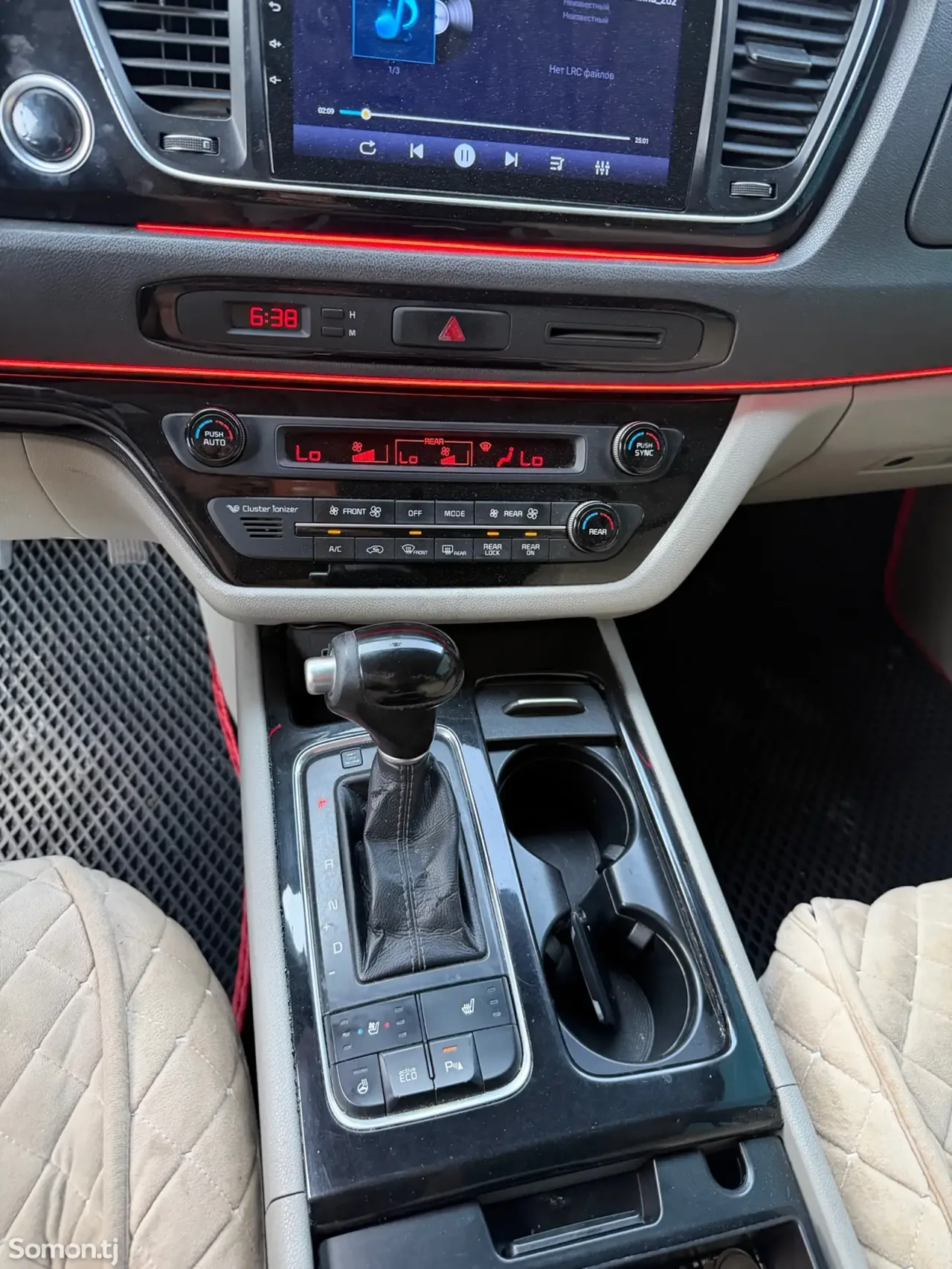 Kia Carnival 2014 · 2.2 AT