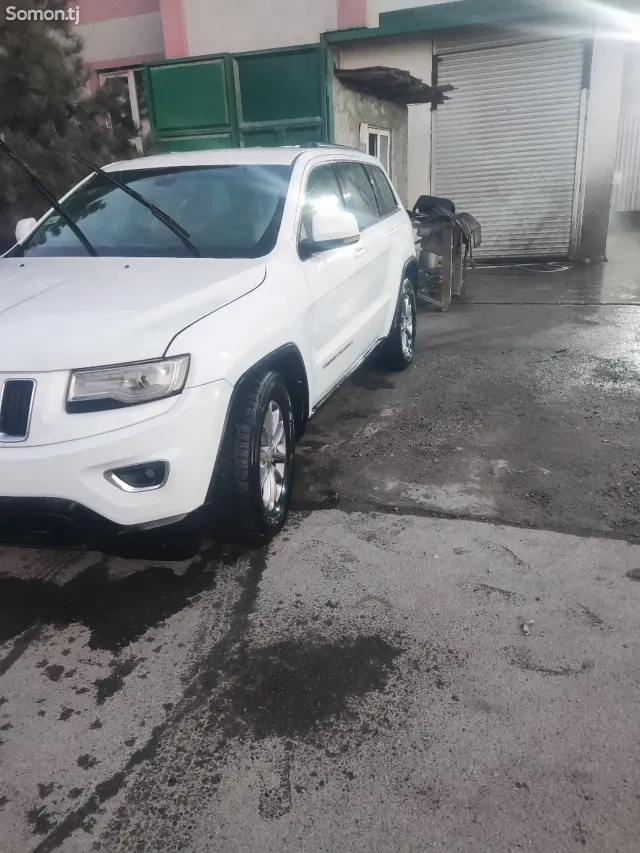Jeep Grand Cherokee 2014 · 5.7 AT