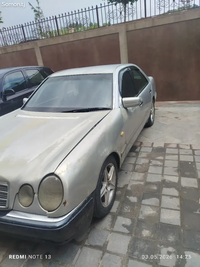 Mercedes-Benz E class 1996 · 2.0 MT