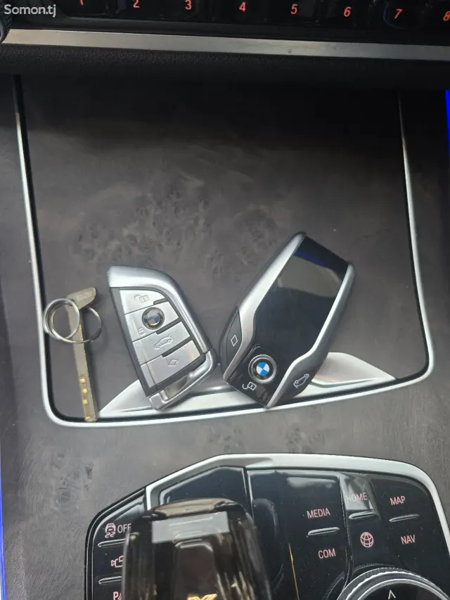 BMW X7 2022 · 4.0 AT