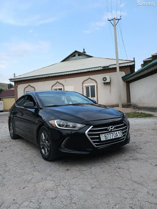 Hyundai Elantra 2017 · 1.8 AT