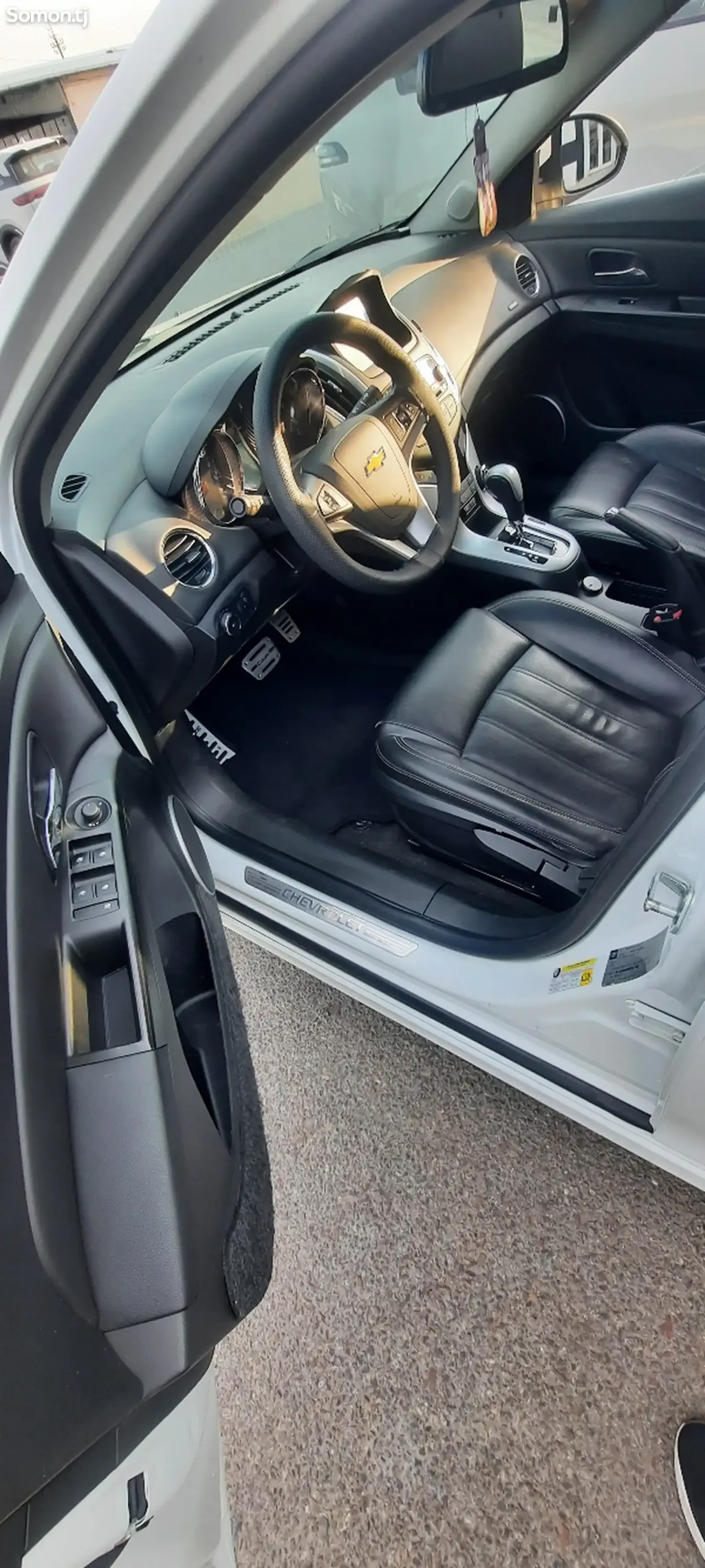 Chevrolet Cruze 2014 · 1.4 AT
