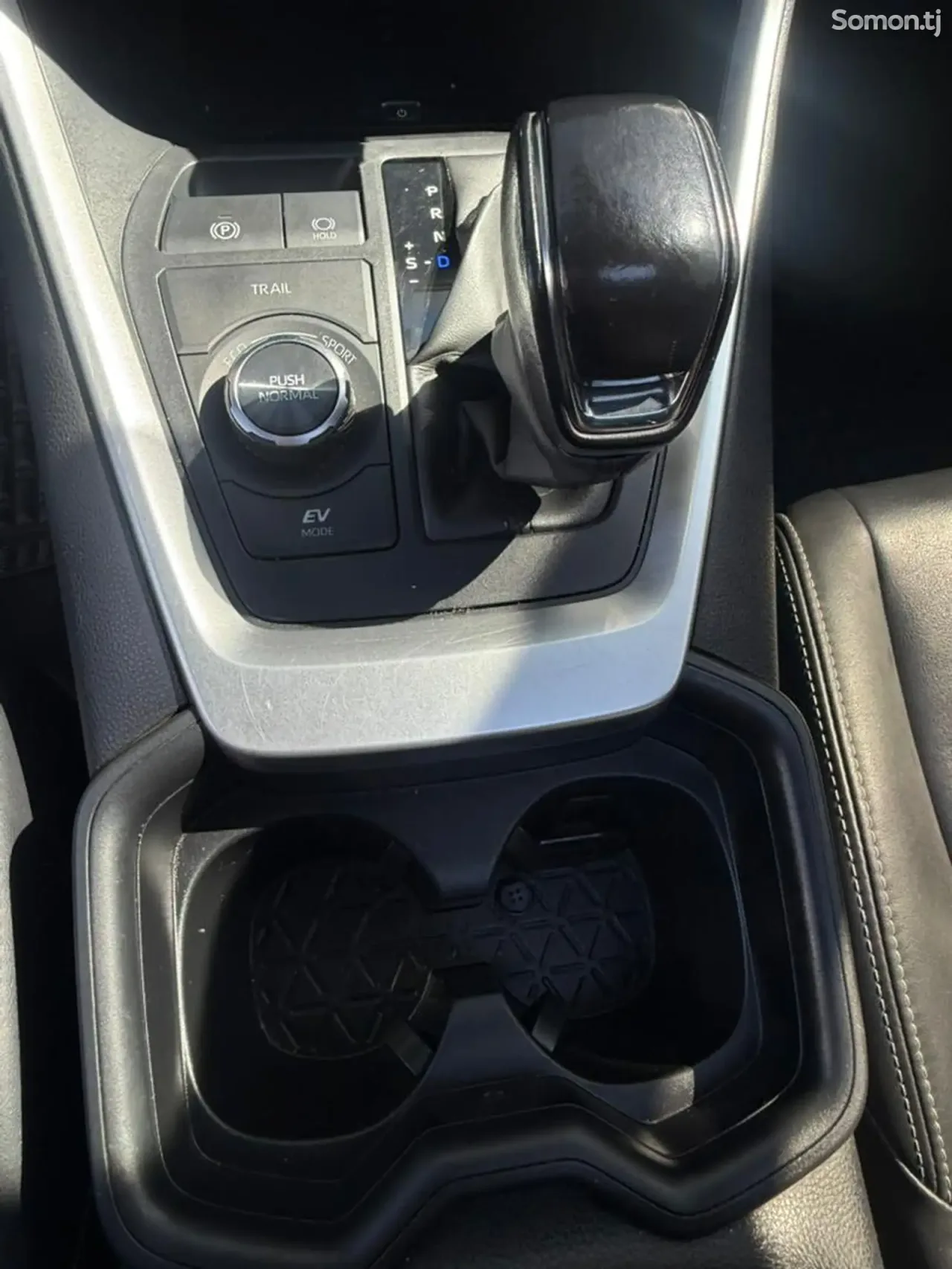 Toyota RAV 4 2022 · 2.5 AT