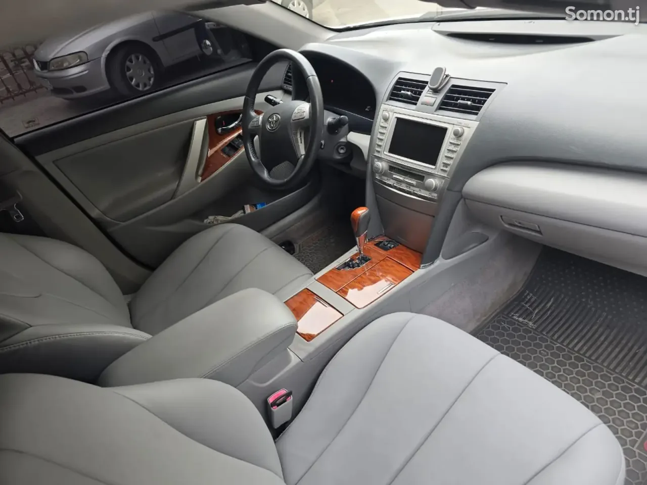 Toyota Camry 2011 · 2.5 AT