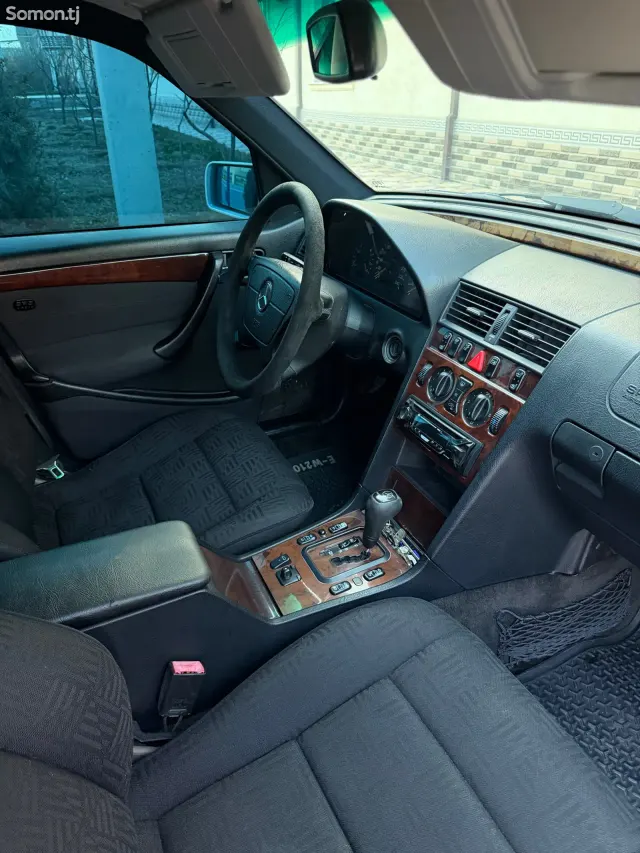 Mercedes-Benz C class 2000 · 1.8 AT