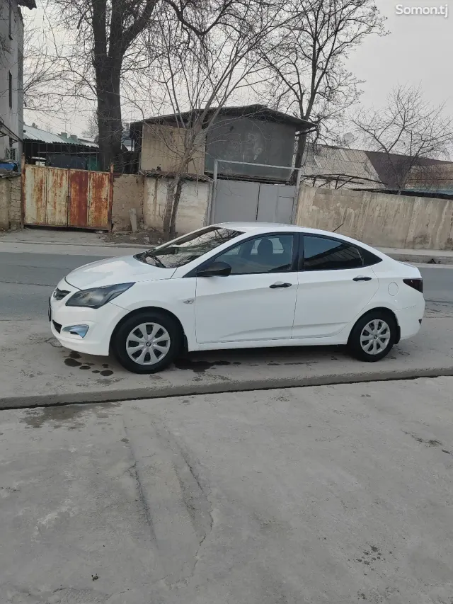 Hyundai Solaris 2016 · 1.4 AT