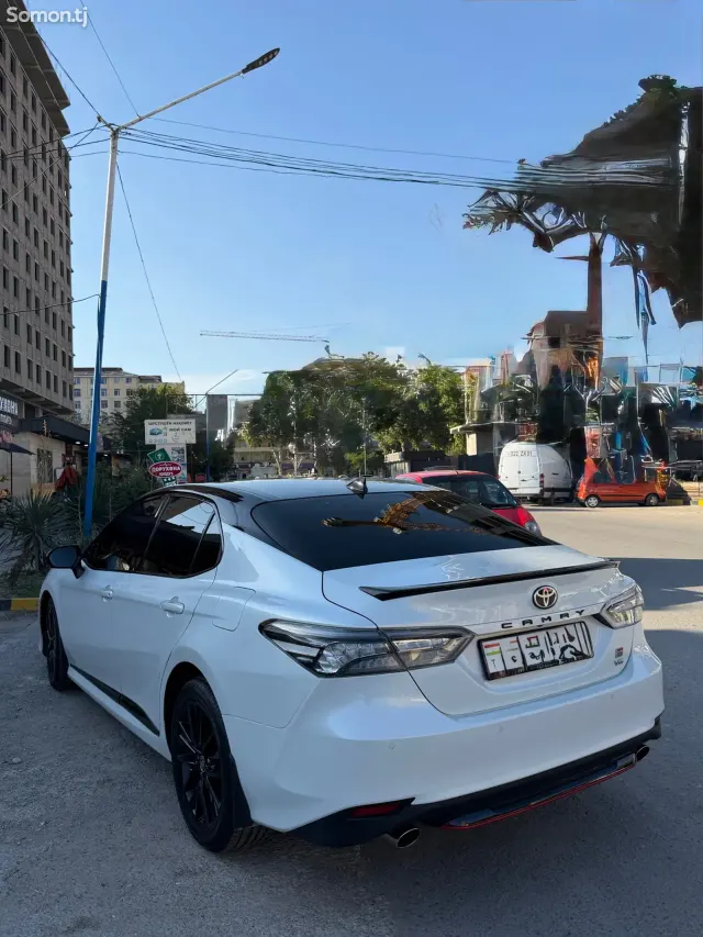 Toyota Camry 2022 · 3.5 AT