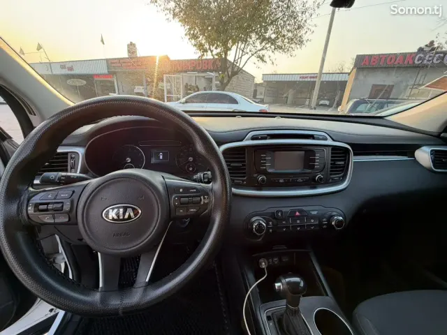 Kia Sorento 2017 · 2.4 AT