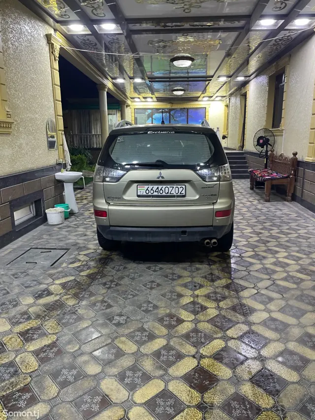 Mitsubishi Outlander 2008 · 3.0 AT