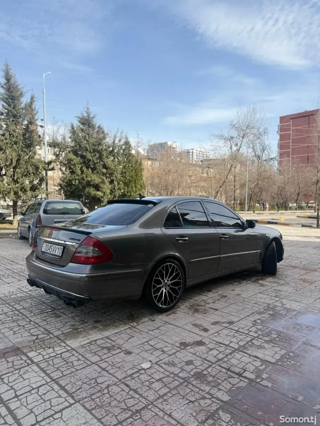 Mercedes-Benz E class 2009 · 3.5 AT