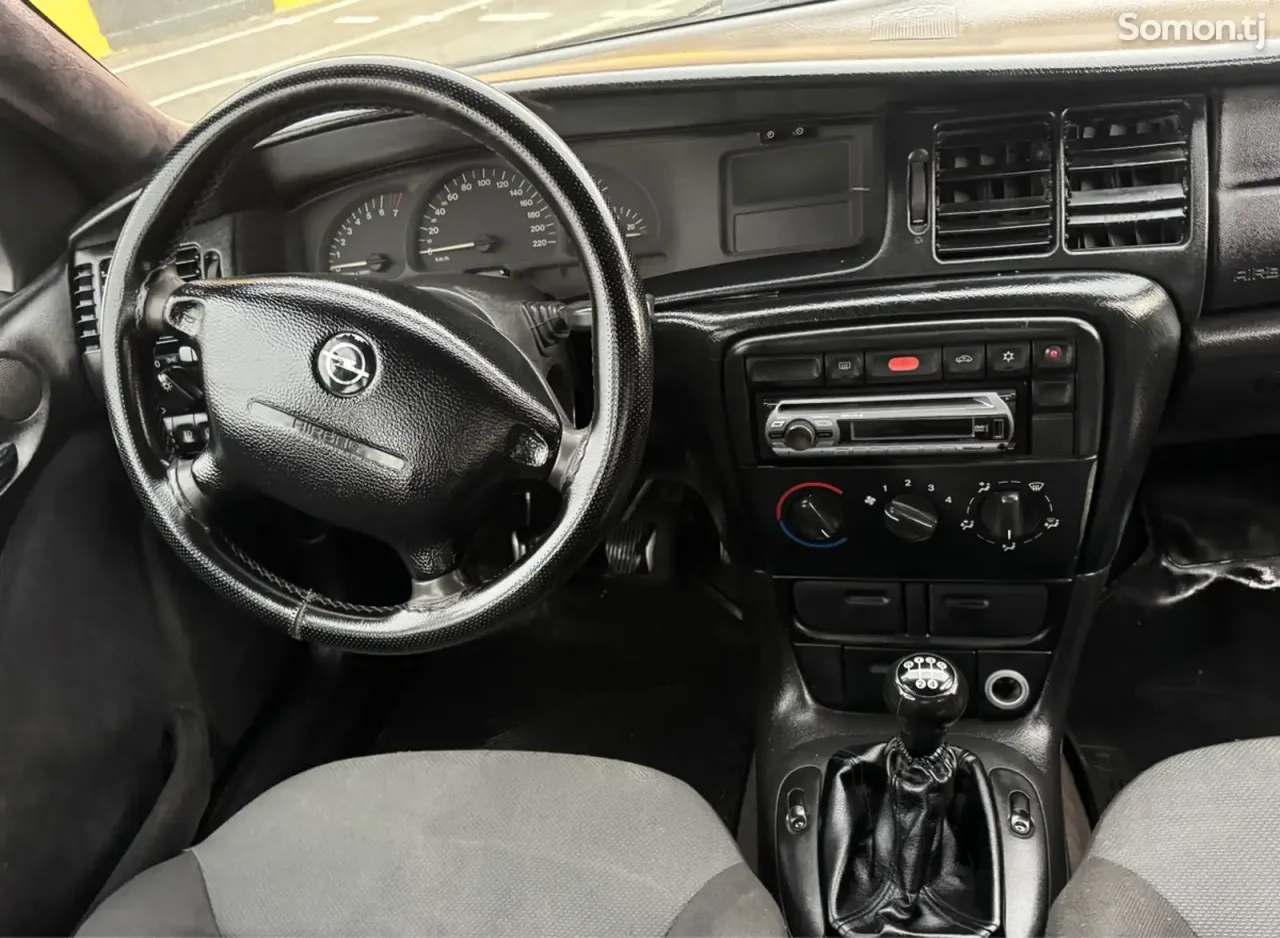 Opel Vectra B 1997 · 1.6 MT