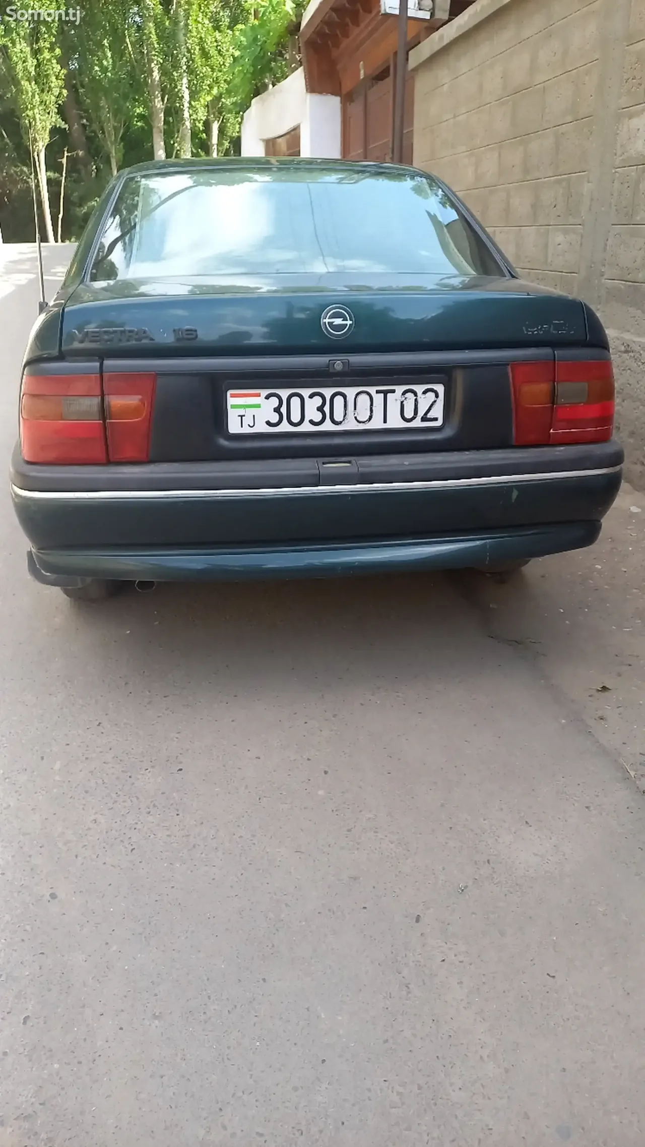 Opel Vectra A 1995 · 1.6 MT