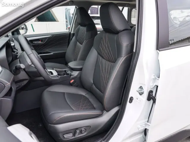 Toyota RAV 4 2025 · 2.5 AT