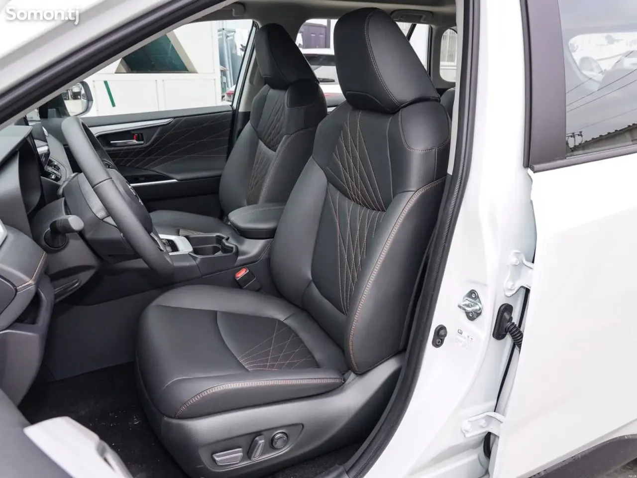 Toyota RAV 4 2025 · 2.5 AT