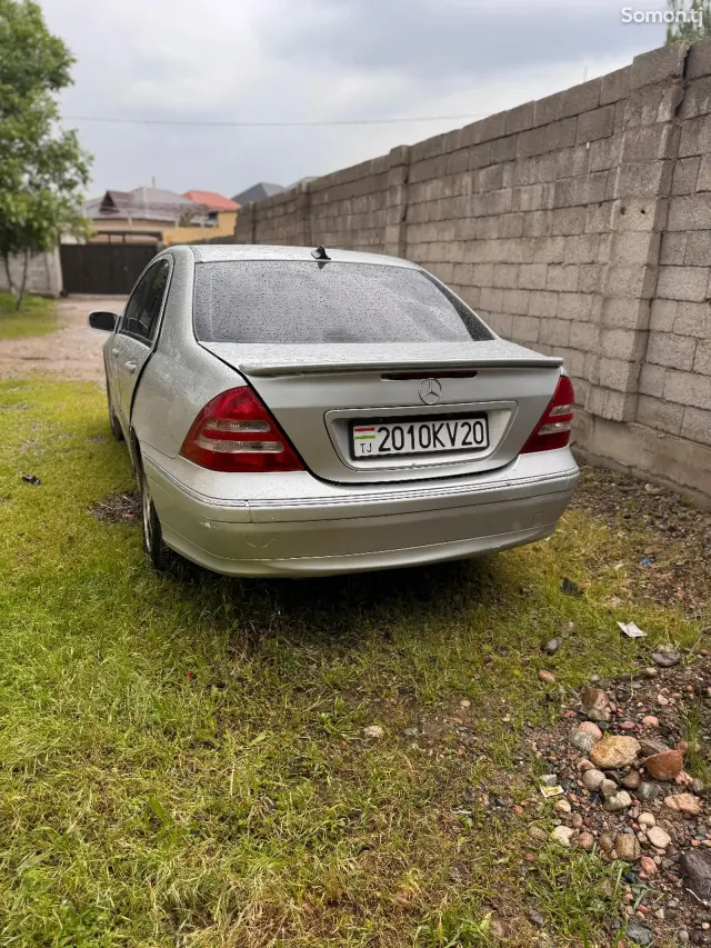 Mercedes-Benz C class 2001 · 2.0 MT