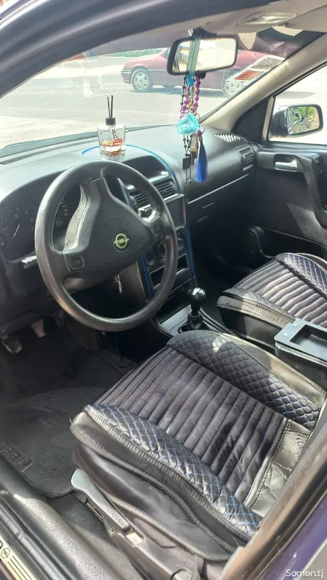 Opel Astra G 2000 · 1.6 MT