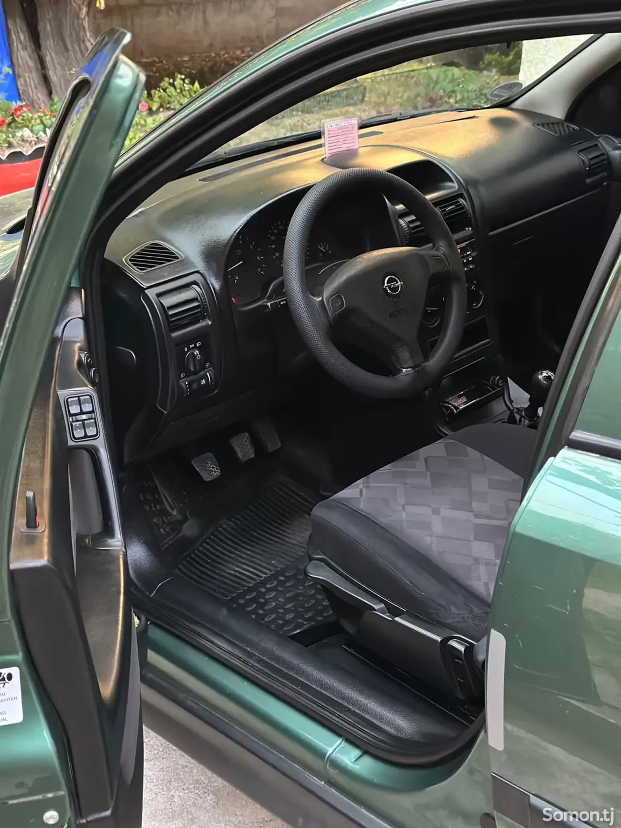 Opel Astra G 1999 · 1.6 MT