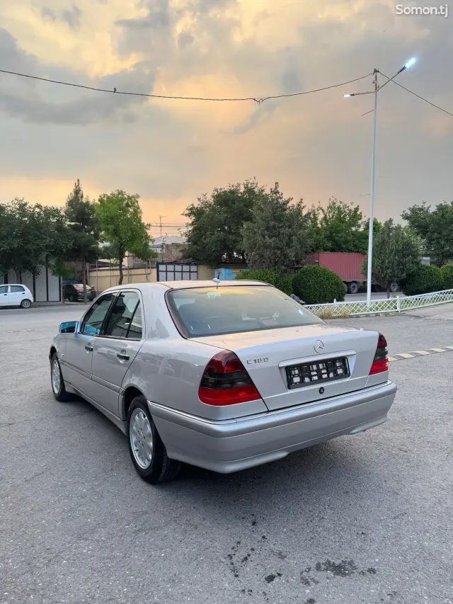 Mercedes-Benz C class 2000 · 1.8 MT