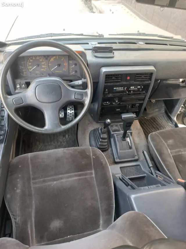 Nissan Patrol 1990 · 3.0 AT