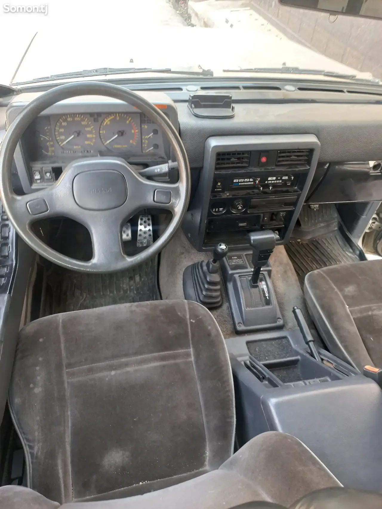 Nissan Patrol 1990 · 3.0 AT