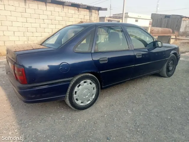 Opel Vectra A 1995 · 1.6 MT