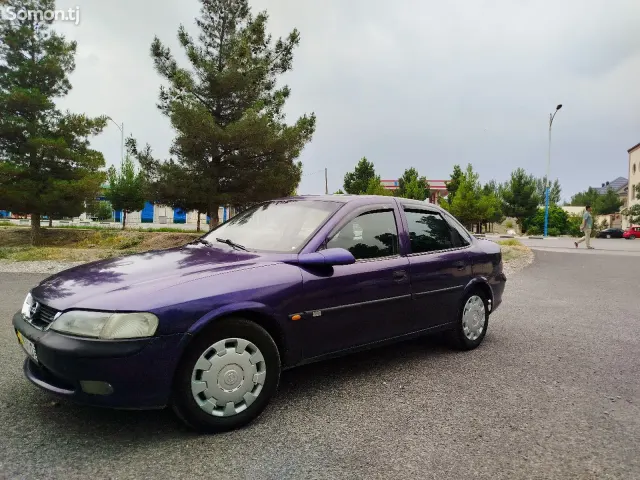Opel Vectra B 1996 · 1.6 MT