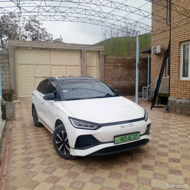 BYD E2 2025 · AT