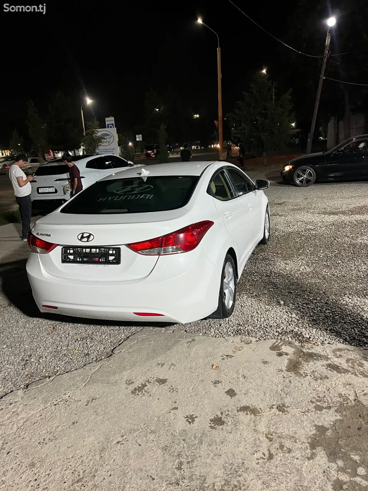 Hyundai Elantra 2012 · 1.8 AT