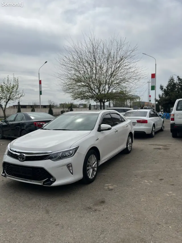 Toyota Camry 2016 · 2.5 AT