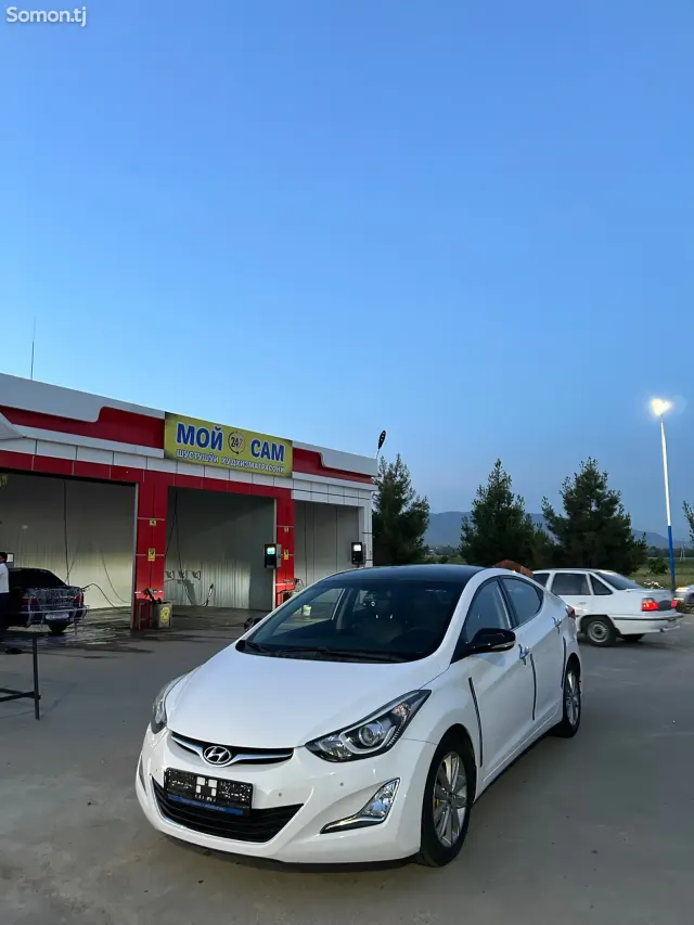 Hyundai Avante 2015 · 1.6 AT