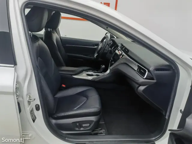 Toyota Camry 2019 · 2.5 AT