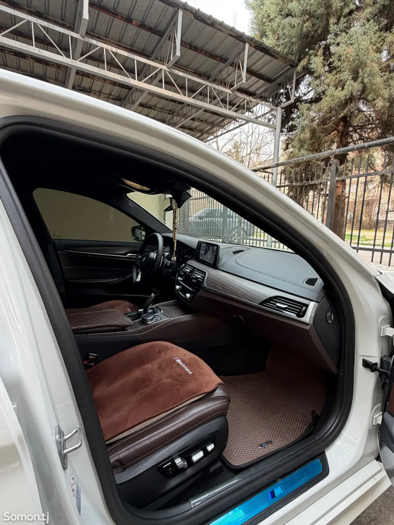 BMW 5 series 2017 · 2.0 AT