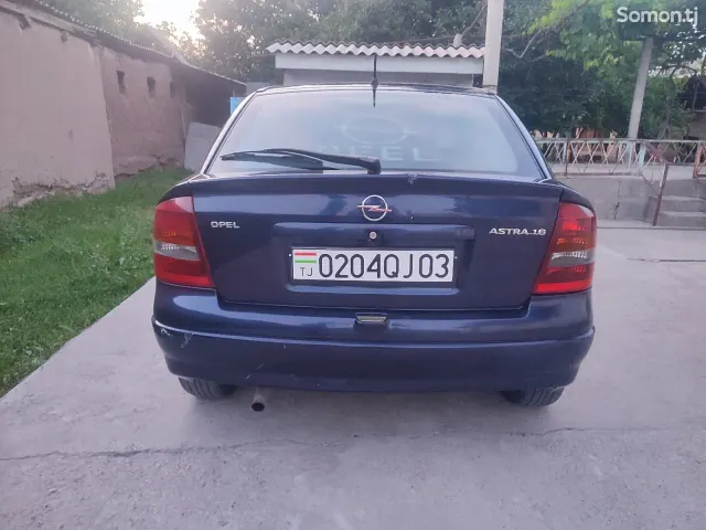 Opel Astra G 1998 · 1.6 MT