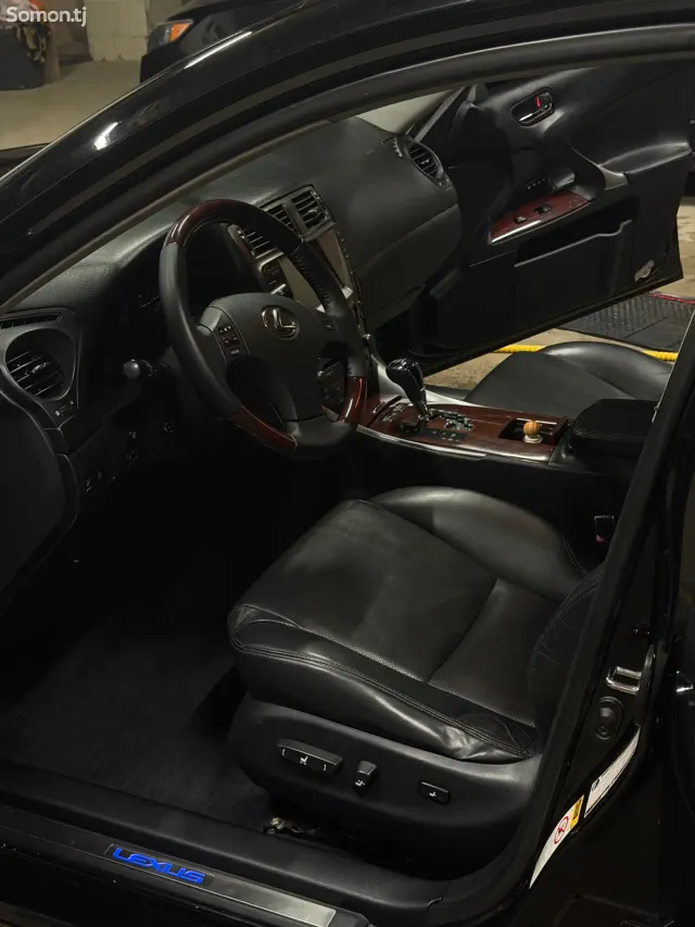 Lexus IS series 2008 · 2.5 AT