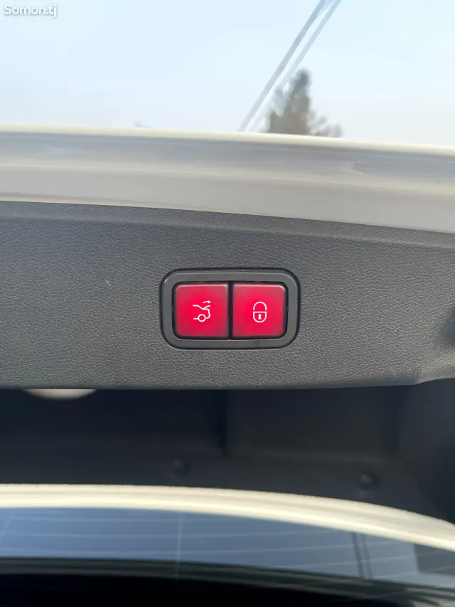 Mercedes-Benz E class 2015 · 3.5 AT
